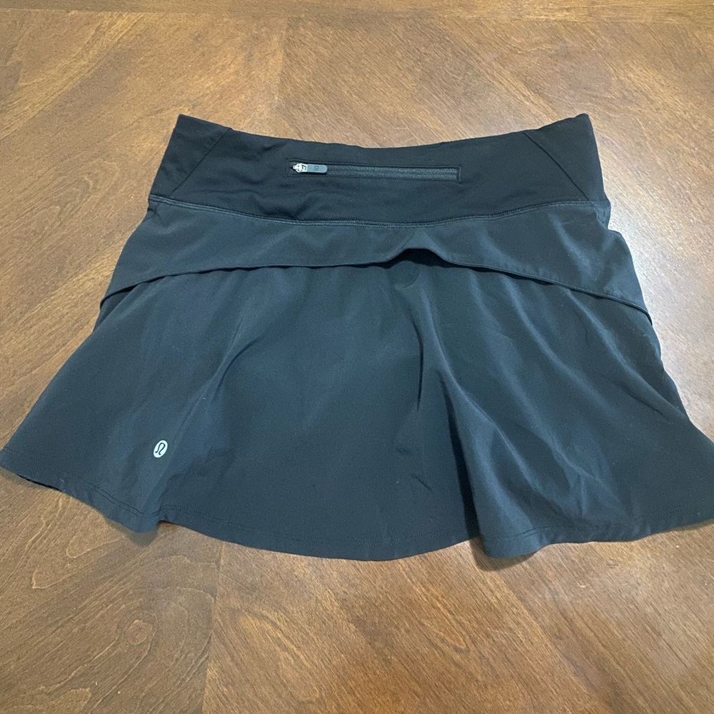 Lululemon black skirt 4